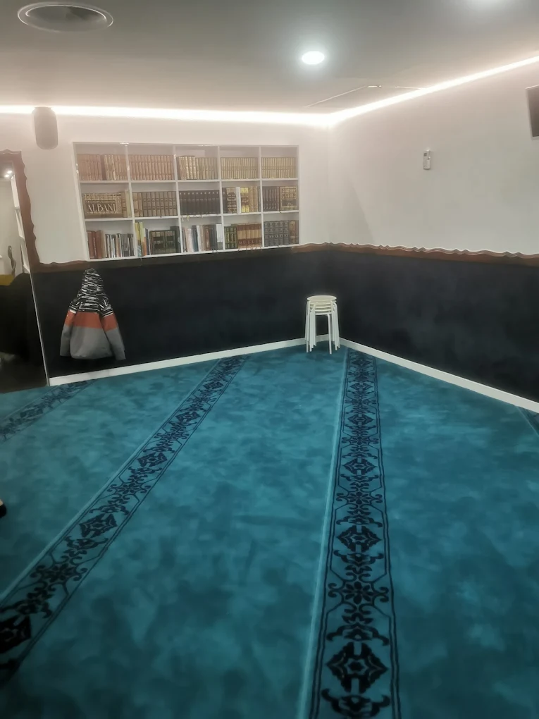 Salle de prière du Centre Islamique Le Bienfaisant